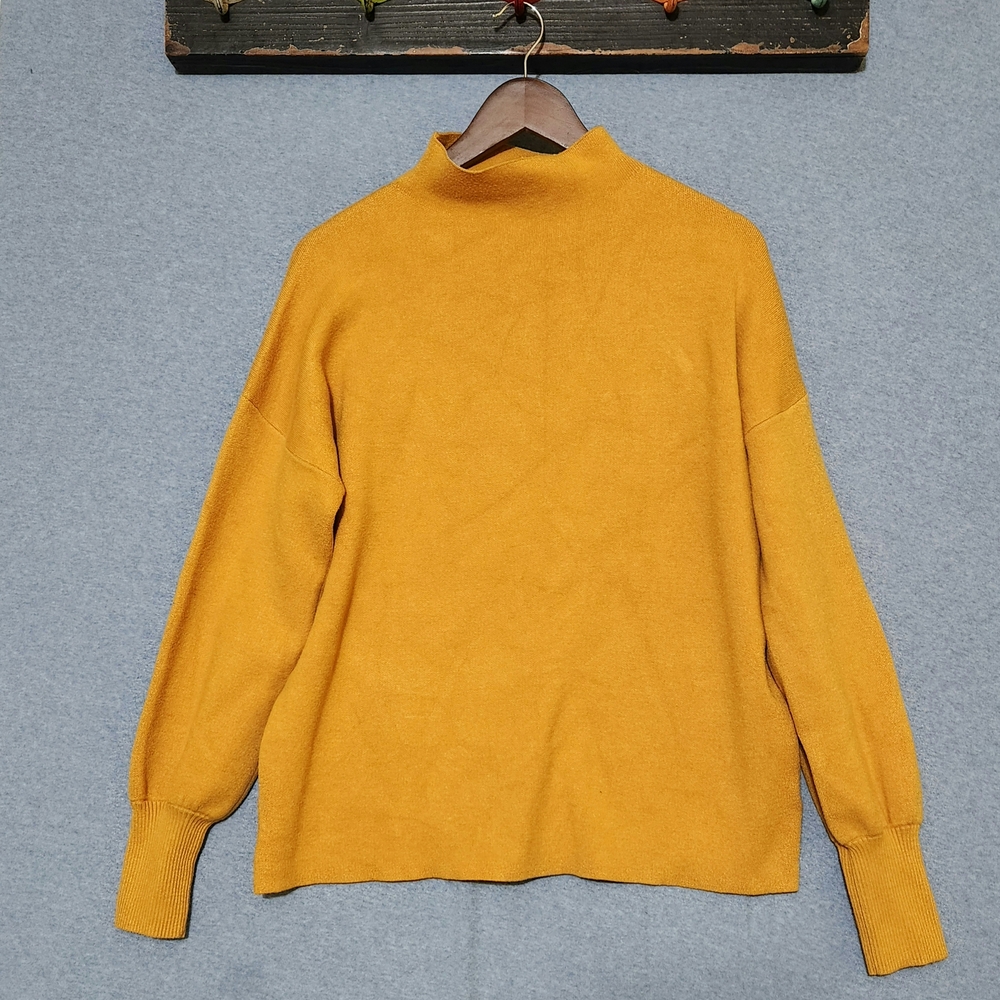 Tahari Golden Yellow Women's Turtleneck Sweater
